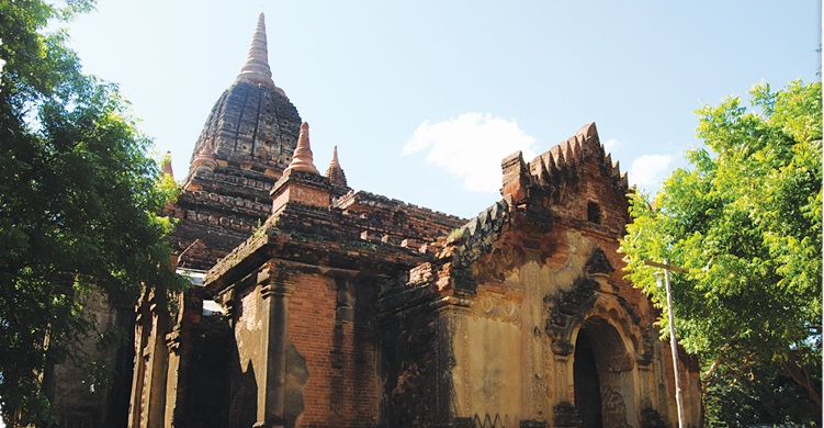 Gubyauknge Temple (Wetkyi-in)