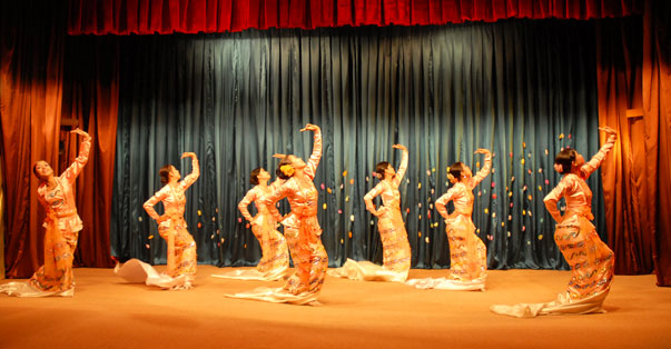 Entertainment in Mandalay